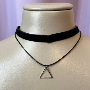 NWOT Double Layer Black Velvet Choker w Silver Triangle Pendant Adjustable Chain